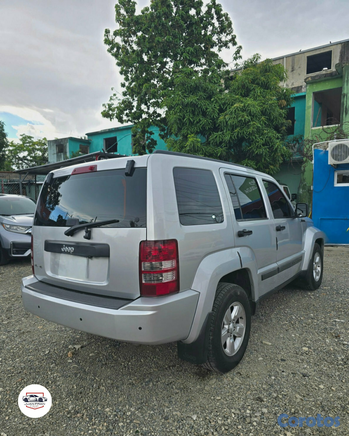 jeepetas y camionetas - JEEP LIBERTY 2012 4X4  8