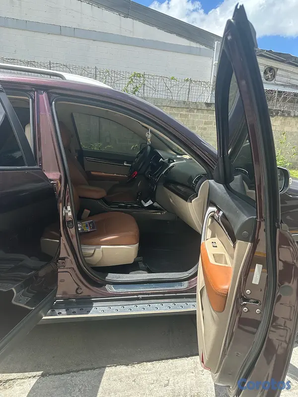 jeepetas y camionetas - vendo Vehículo Kia sorento  6