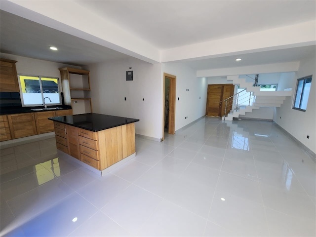 casas - Venta de casa con piscina en la autopista de san Isidro Santo Domingo este  2