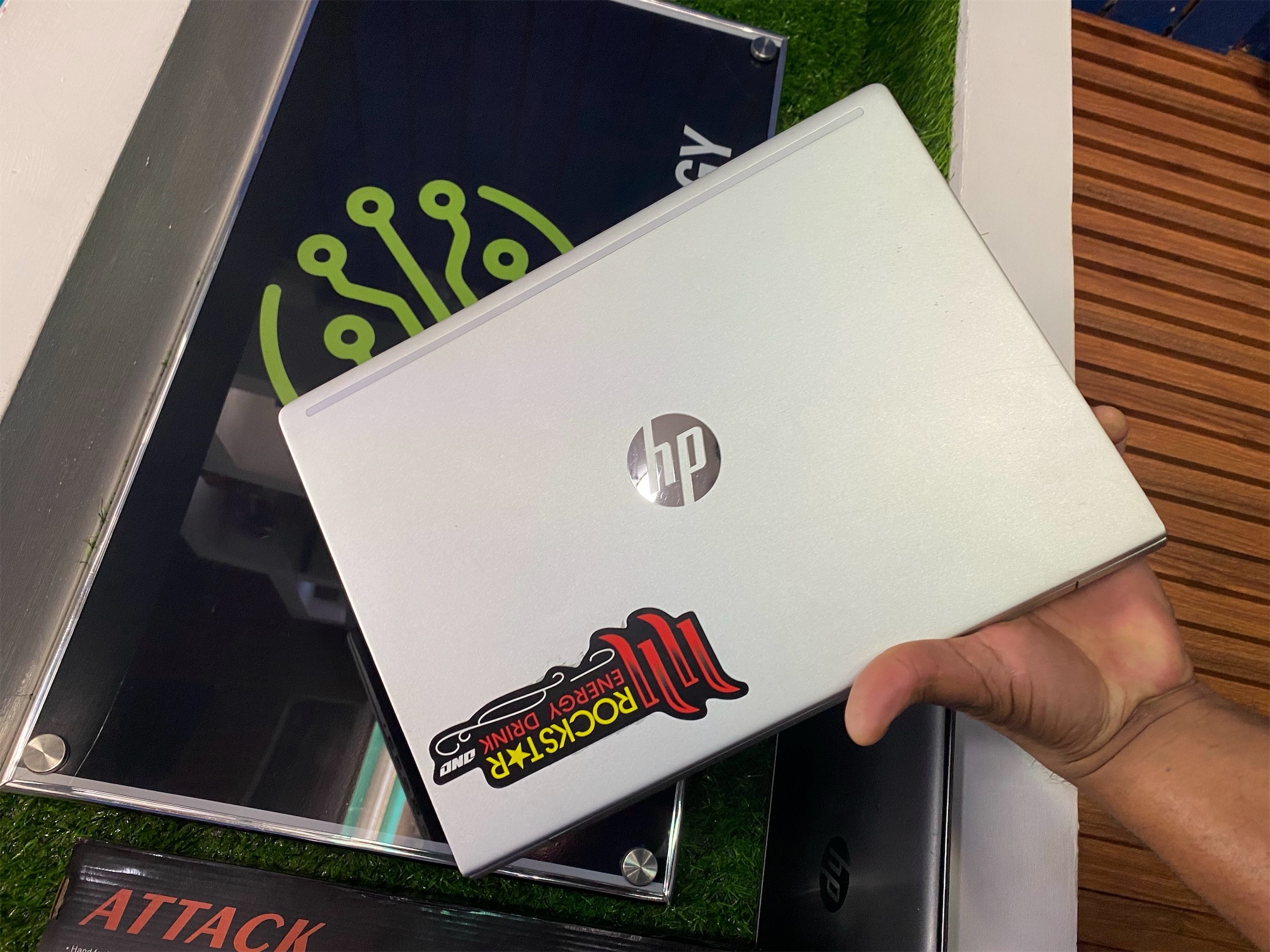 computadoras y laptops - HP PRO BOOK 640 G7  8
