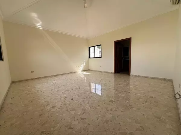 casas - ALQUILO o VENDO Casa de Dos Niveles En Las Praderas Con Linea Blanca.

 7