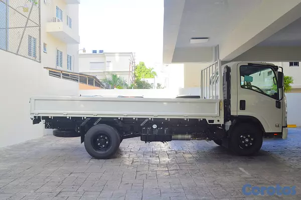 jeepetas y camionetas - Isuzu NPR Cama Larga 2026 3