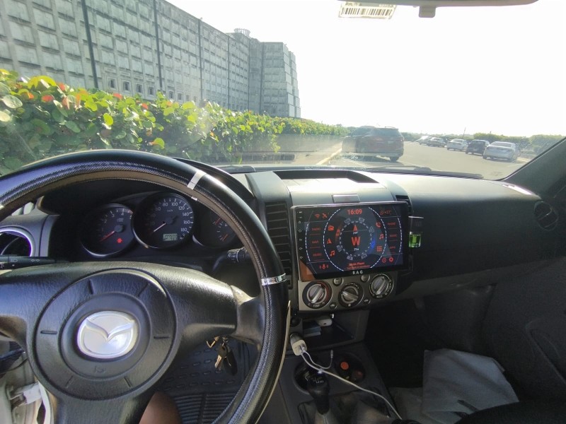 jeepetas y camionetas - Mazda bt 50 2014 7