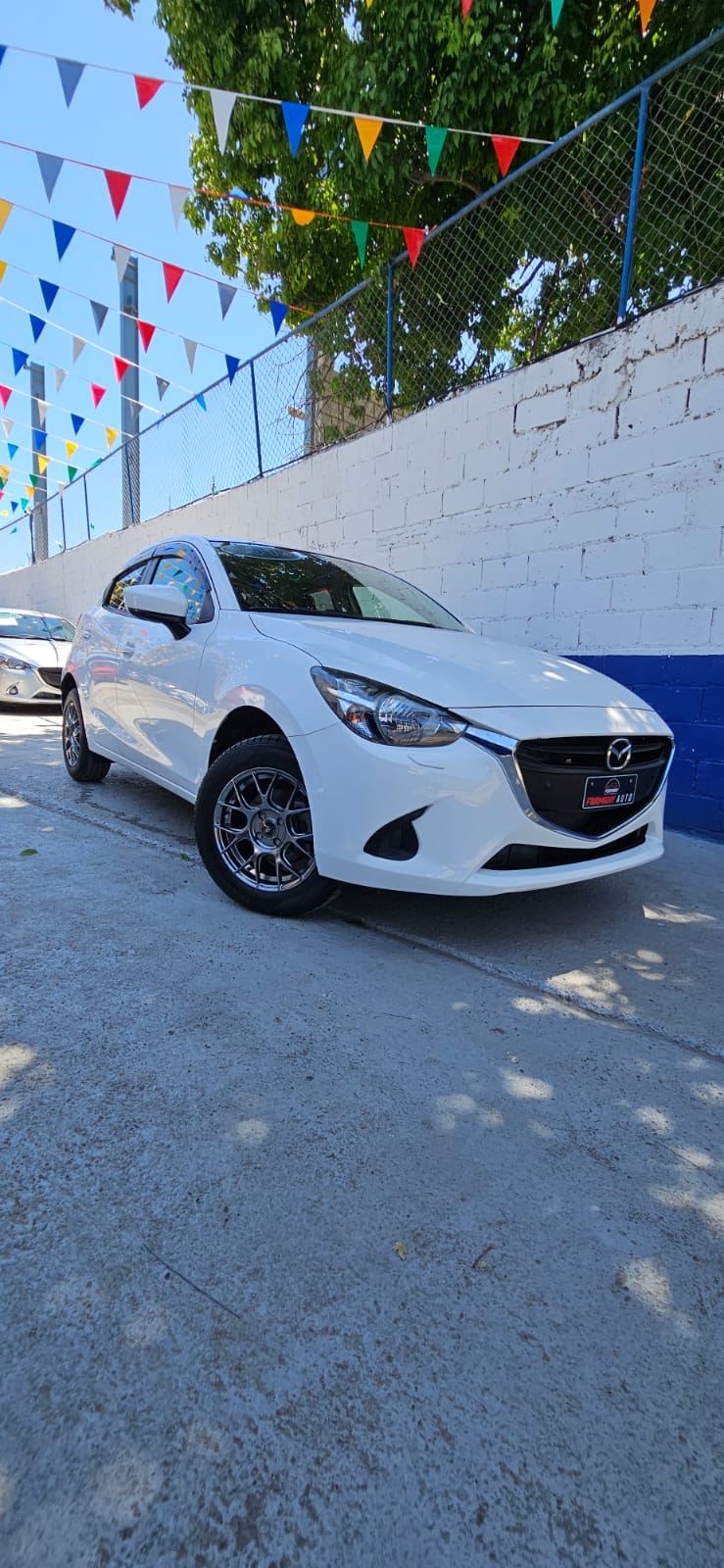 carros - MAZDA DEMIO 1