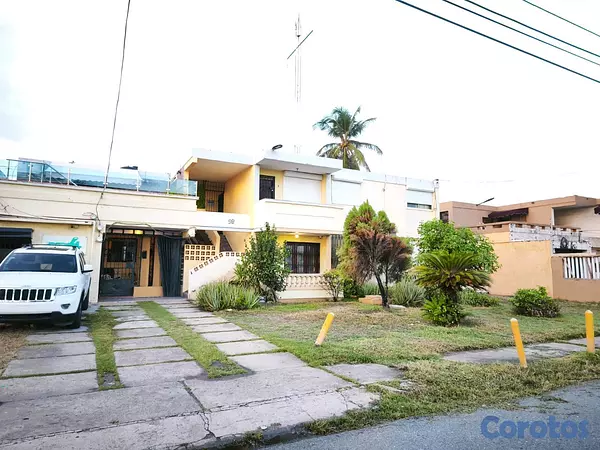 casas - Vendo Casa frente al mar en Av. 30 de Mayo  10