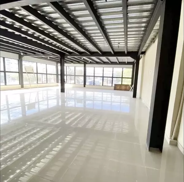 oficinas y locales comerciales - Local céntrico en arroyo hondo viejo 4
