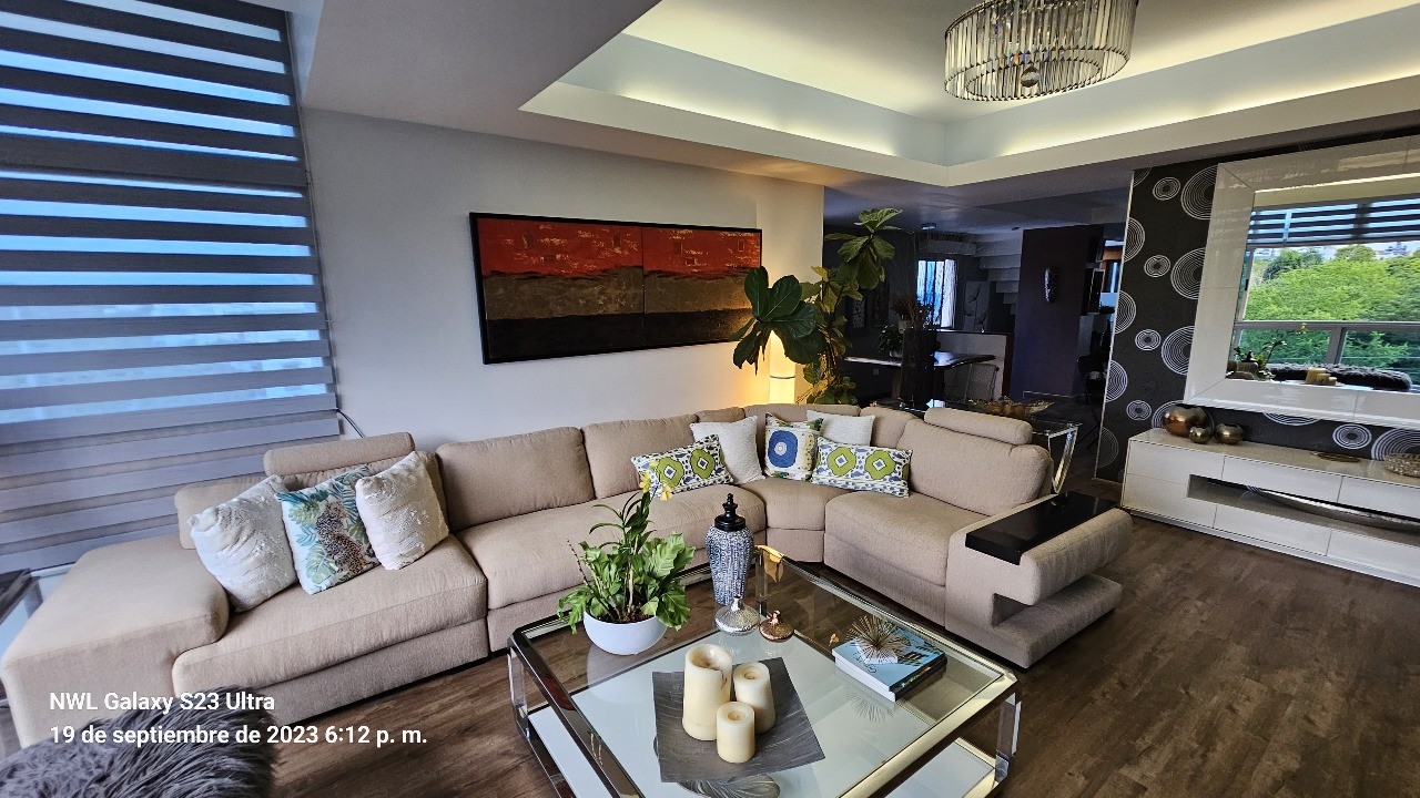 penthouses - Vendo Hermoso Penthouse frente al Parque Mirador Sur, en la Avenida Cayetano 5