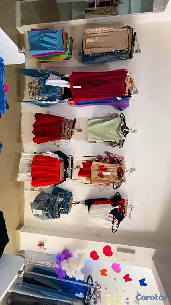 otros inmuebles - se vende todo lo de esta tienda de ropa  10