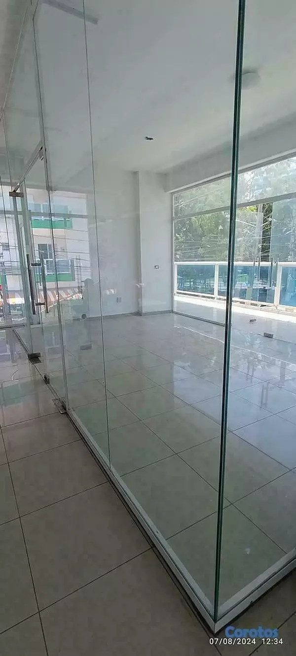 oficinas y locales comerciales - EXCELENTE PLAZA COMERCIAL-  SIN INTERMEDIARIOS - CERCANO PLAYA BOCA CHICA... 3