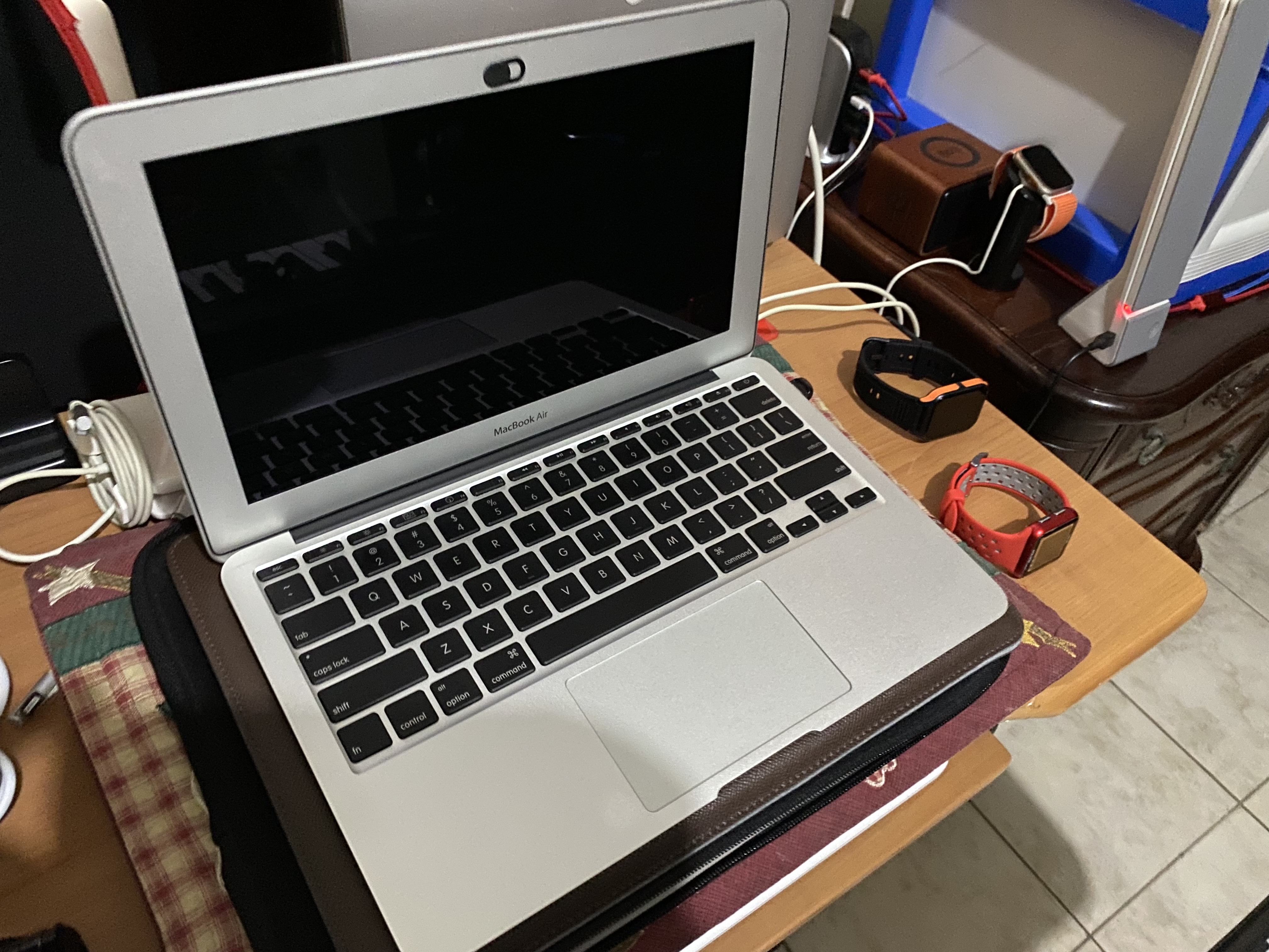 computadoras y laptops - Macbook Air 2010 11 Pulg 1