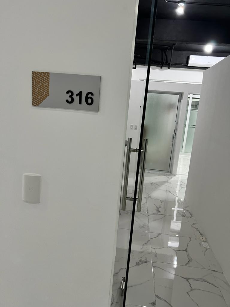 oficinas y locales comerciales - ALQUILER DE LOCAL EN PUNTA CANA VILLAGE 