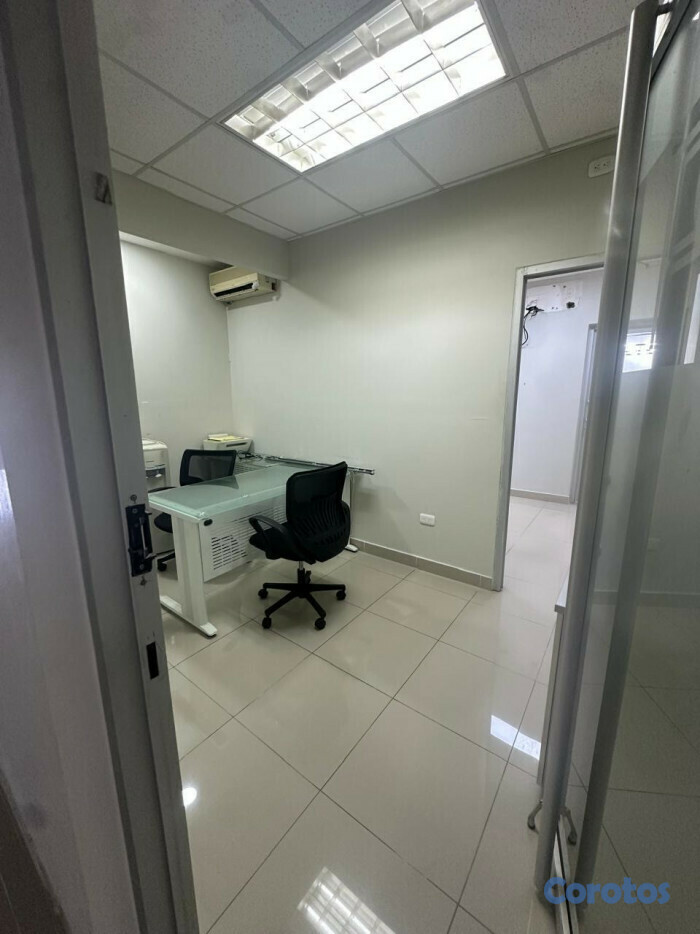 oficinas y locales comerciales - Alquiler de Local en Gazcue 4