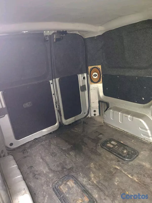 jeepetas y camionetas - Nissan nv 200 2013 5