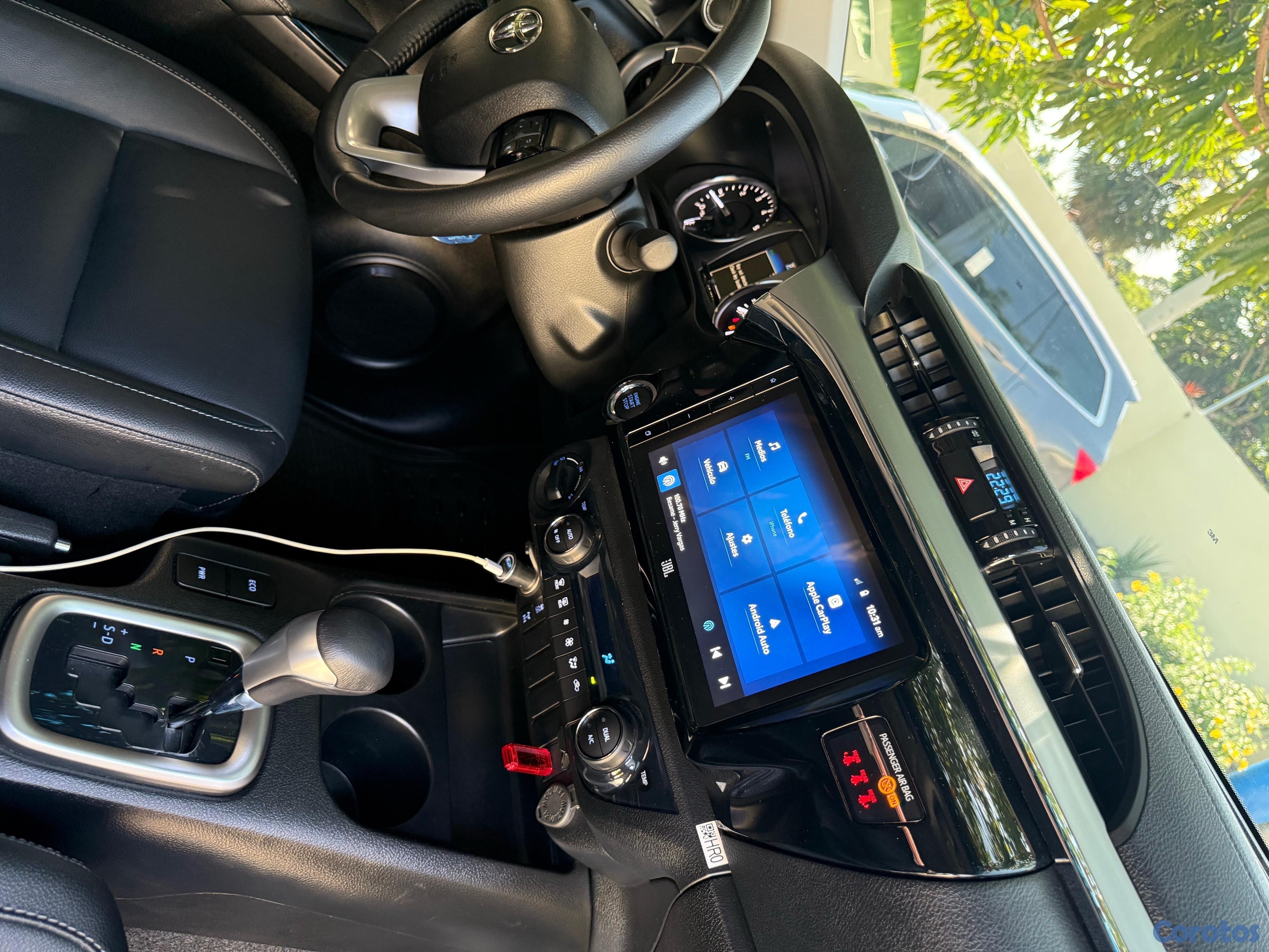 jeepetas y camionetas - TOYOTA HILUX 2025 SRV 4x4 AUTOMÁTICA, ÚNICO DUEÑO, TOTALMENTE NUEVA. 8