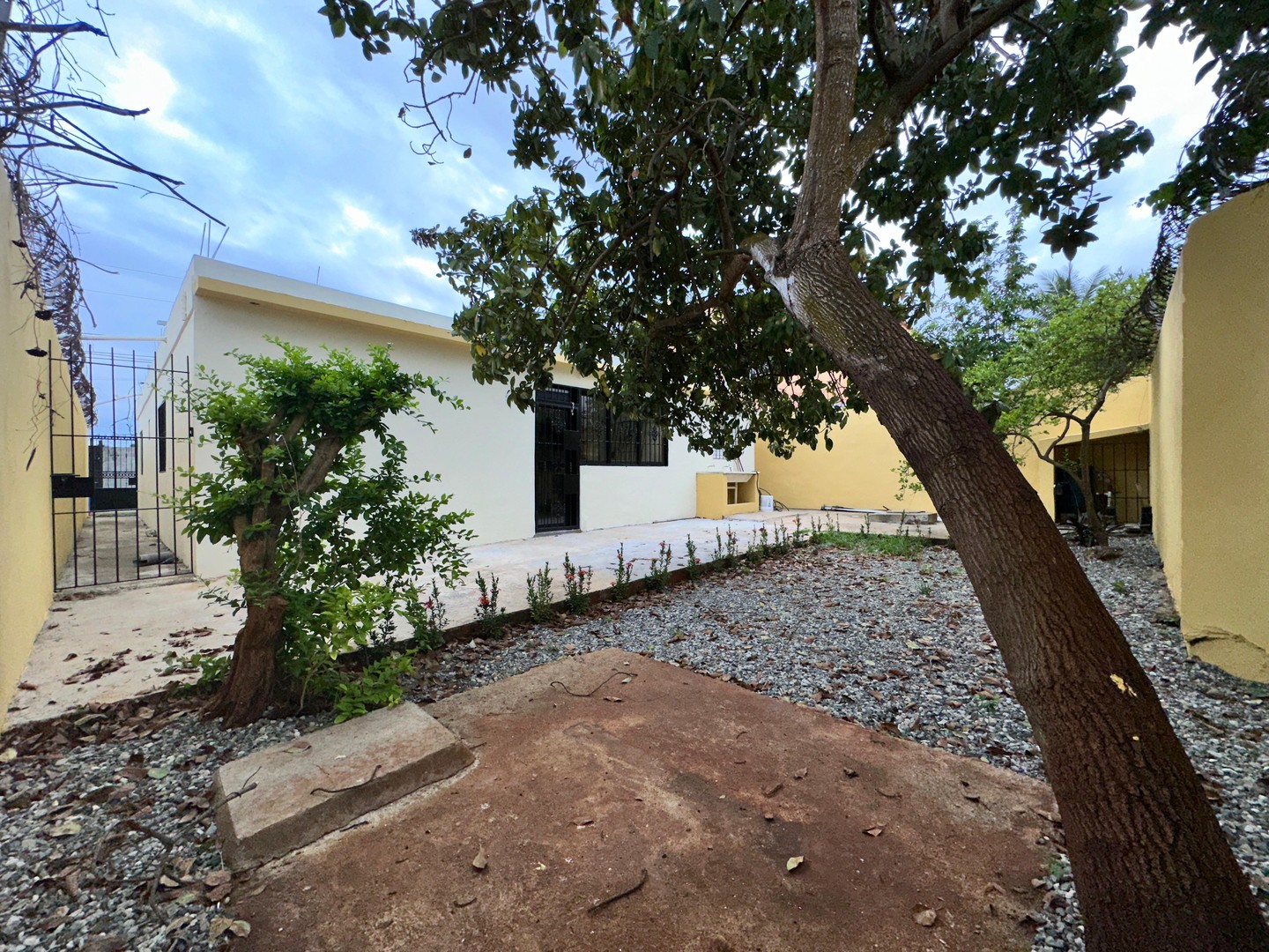 casas -  Casa de un nivel para vivir tranquilo Autopista de San Isidro. VENDIDA 5