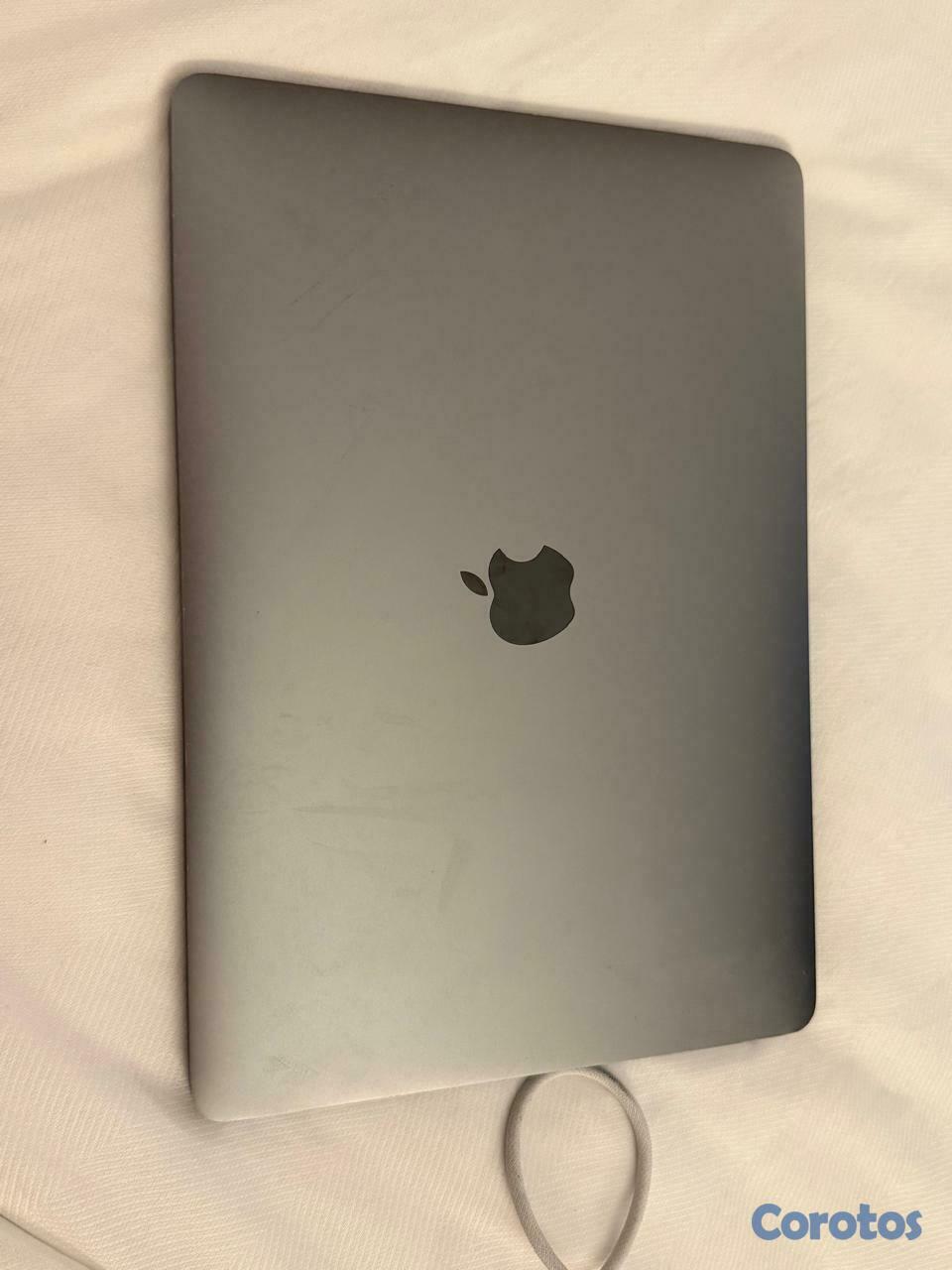 computadoras y laptops - MacBook Pro 2022  1