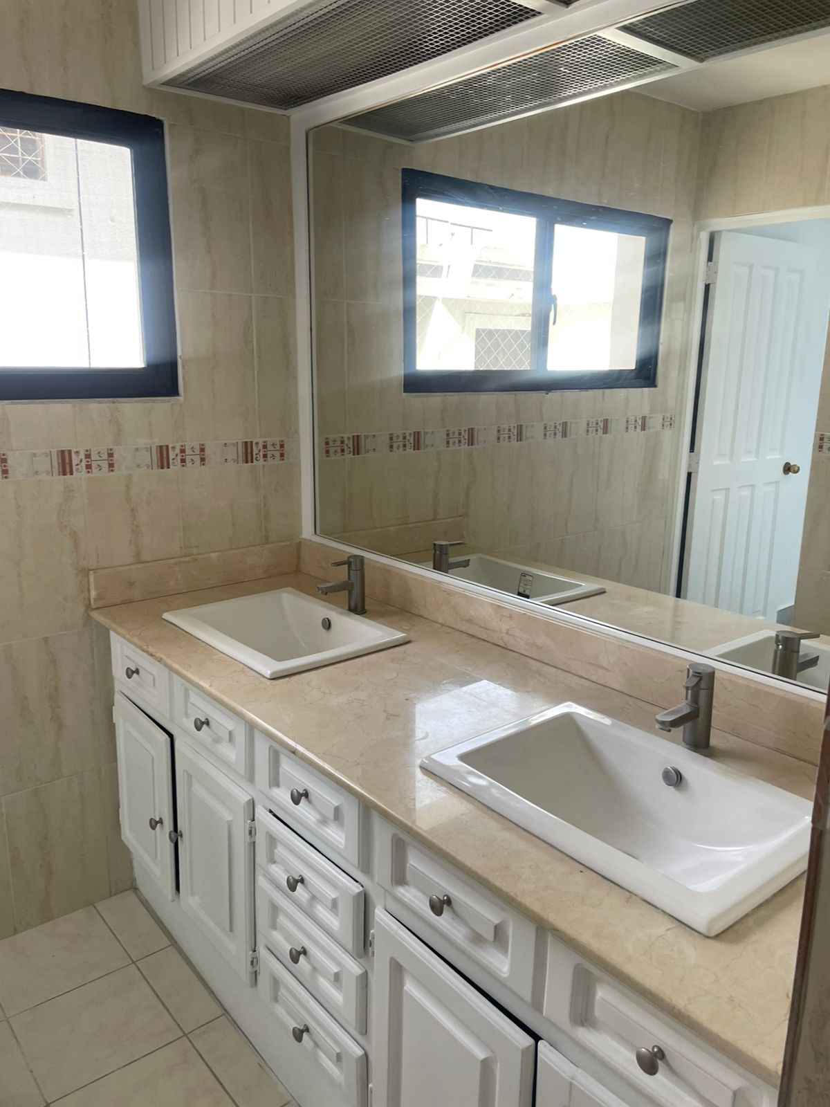 apartamentos - Vendo apto clásico en la Anacaona  178. 15 mts Pis 8