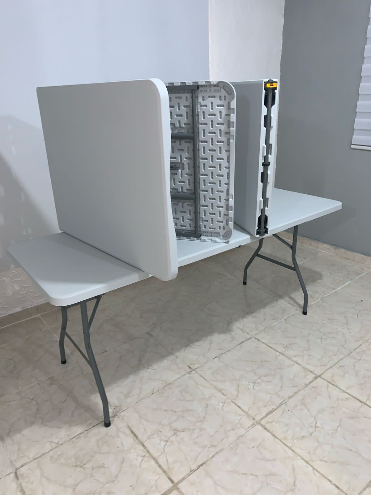 herramientas, jardines y exterior - Mesa plegable plástica  0
