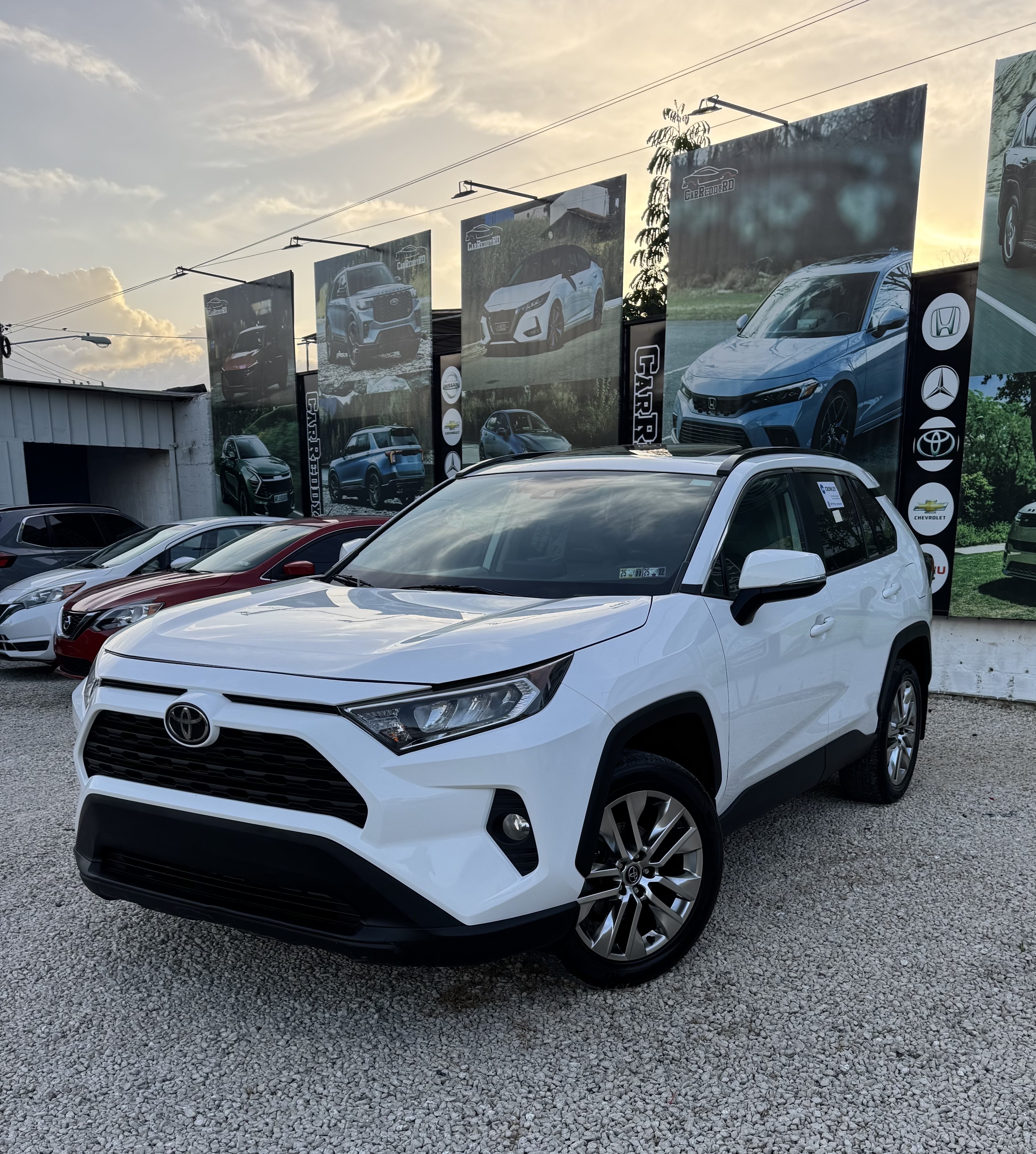 jeepetas y camionetas - Toyota RAV4 XLE Premium 2020 - Financiamiento D 1