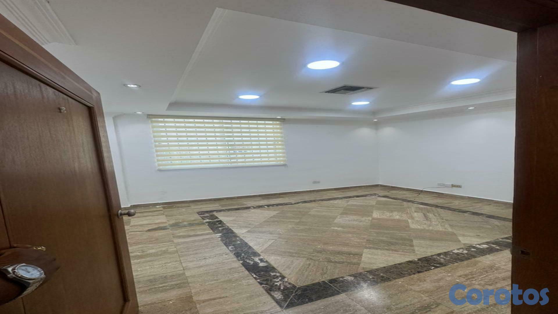 oficinas y locales comerciales - ALQUILER DE AMPLIO LOCAL EN GAZCUE, G-02. 3