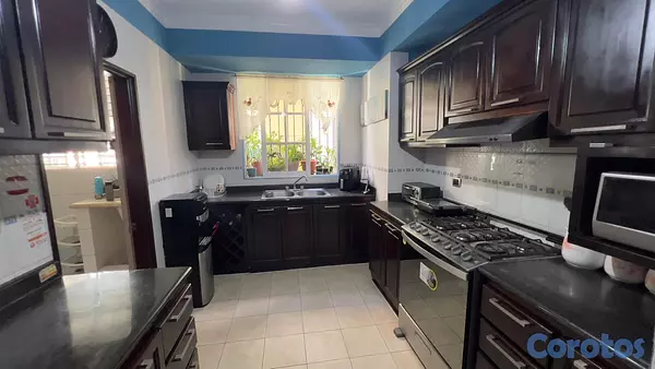 apartamentos - Apartamento 6to piso en evaristo morales  4