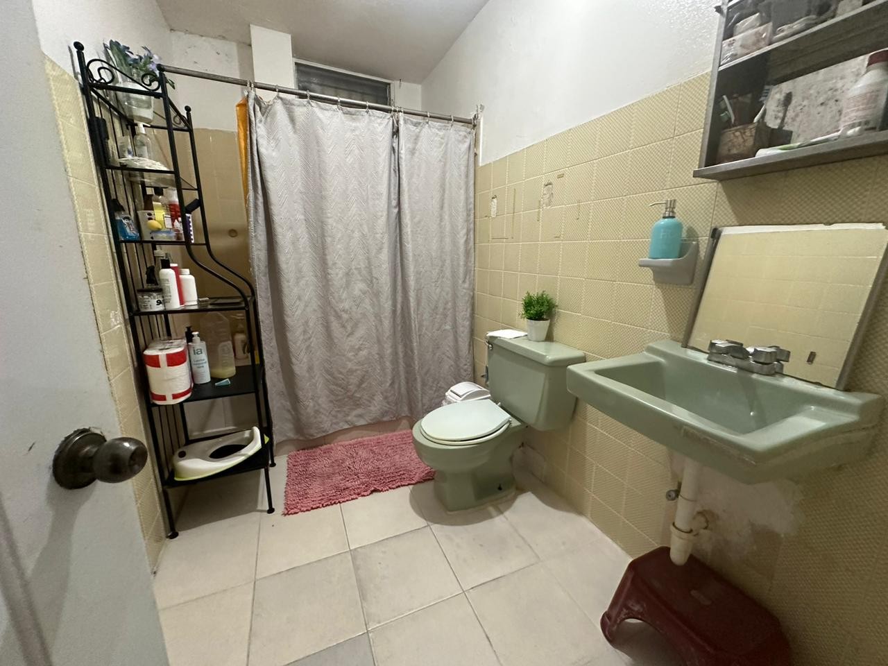 apartamentos - Vendo independencia km 9  
 2 nivel
 3 habitaciones, 
Precio RD$ 4,900,000 8