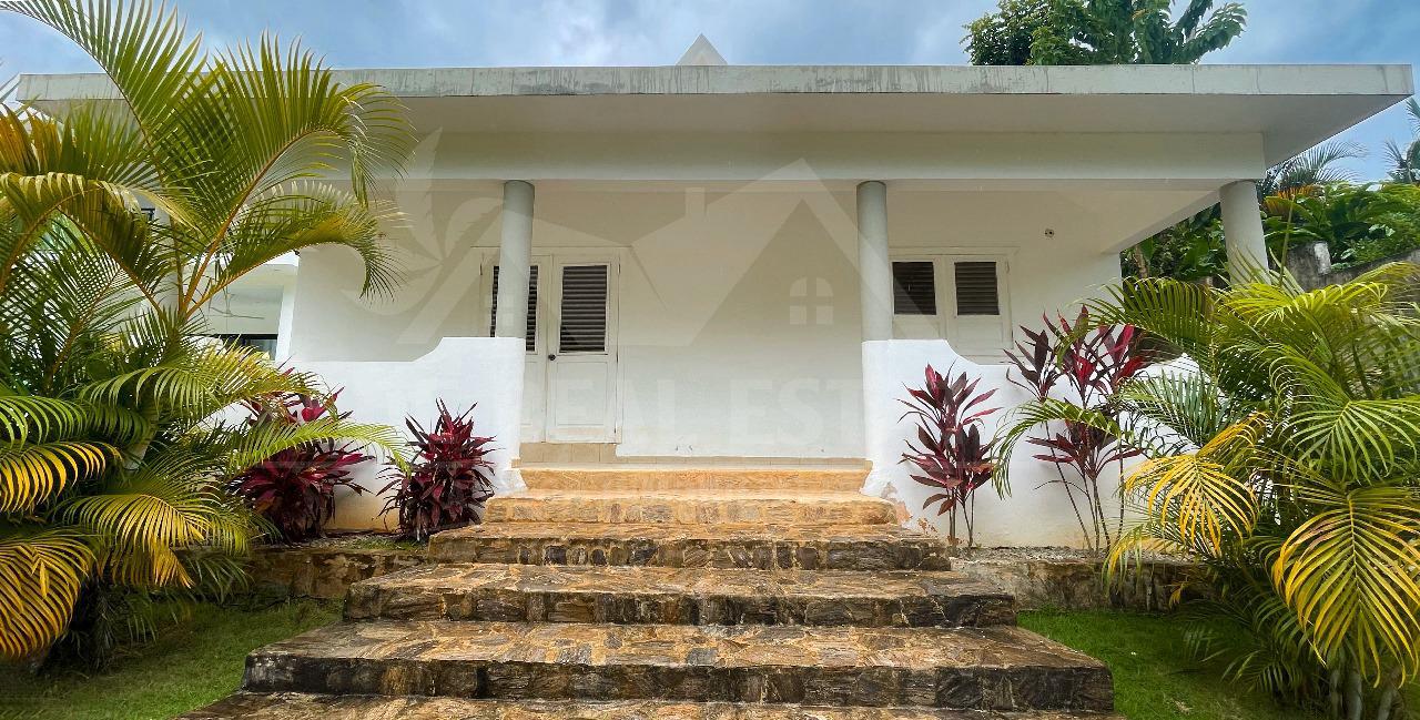 casas - VENTA DE CASA CON 3 HABITACIONES CON PARQUE - LAS TERRENAS