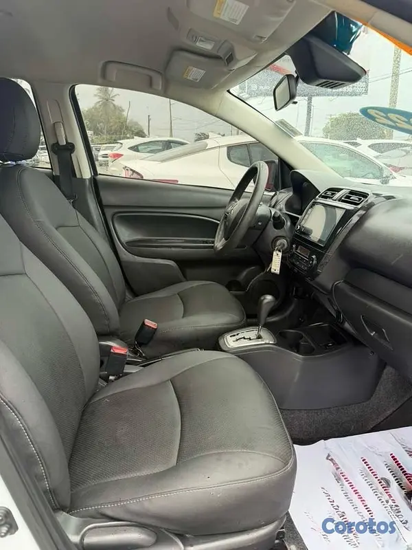 carros - Mitsubishi Mirage ES 2022 Hatchback 9