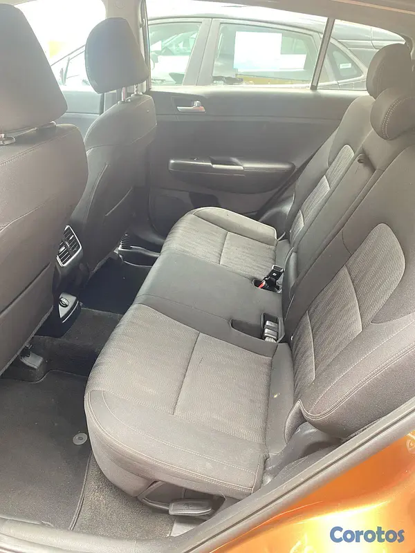 jeepetas y camionetas - Kia Sportage LX 2020 7