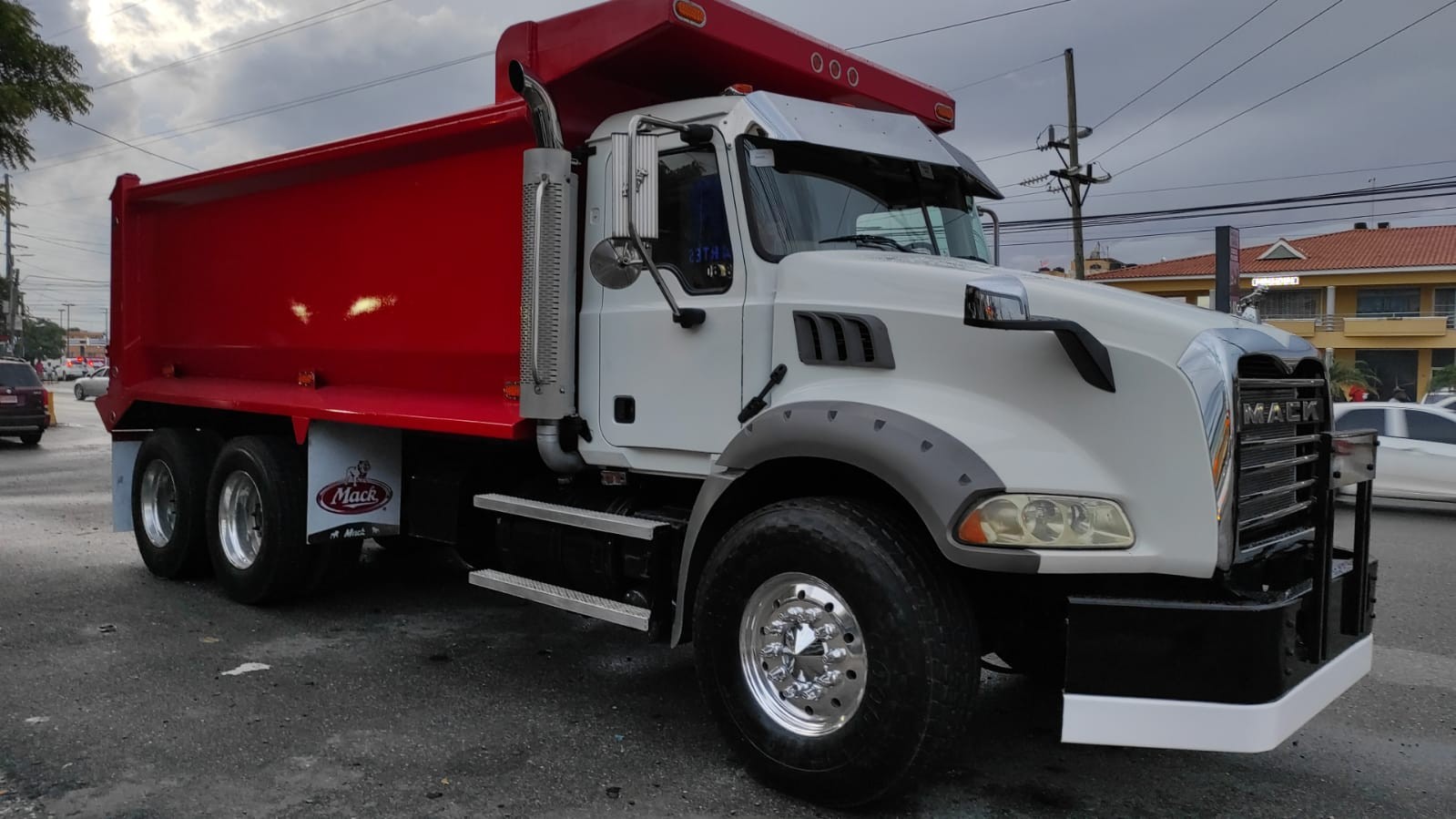 camiones y vehiculos pesados - Camion Mack Granite 52 mil libras Cajon de 18 metros 