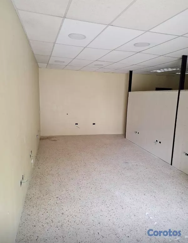 oficinas y locales comerciales - se alquila local  4