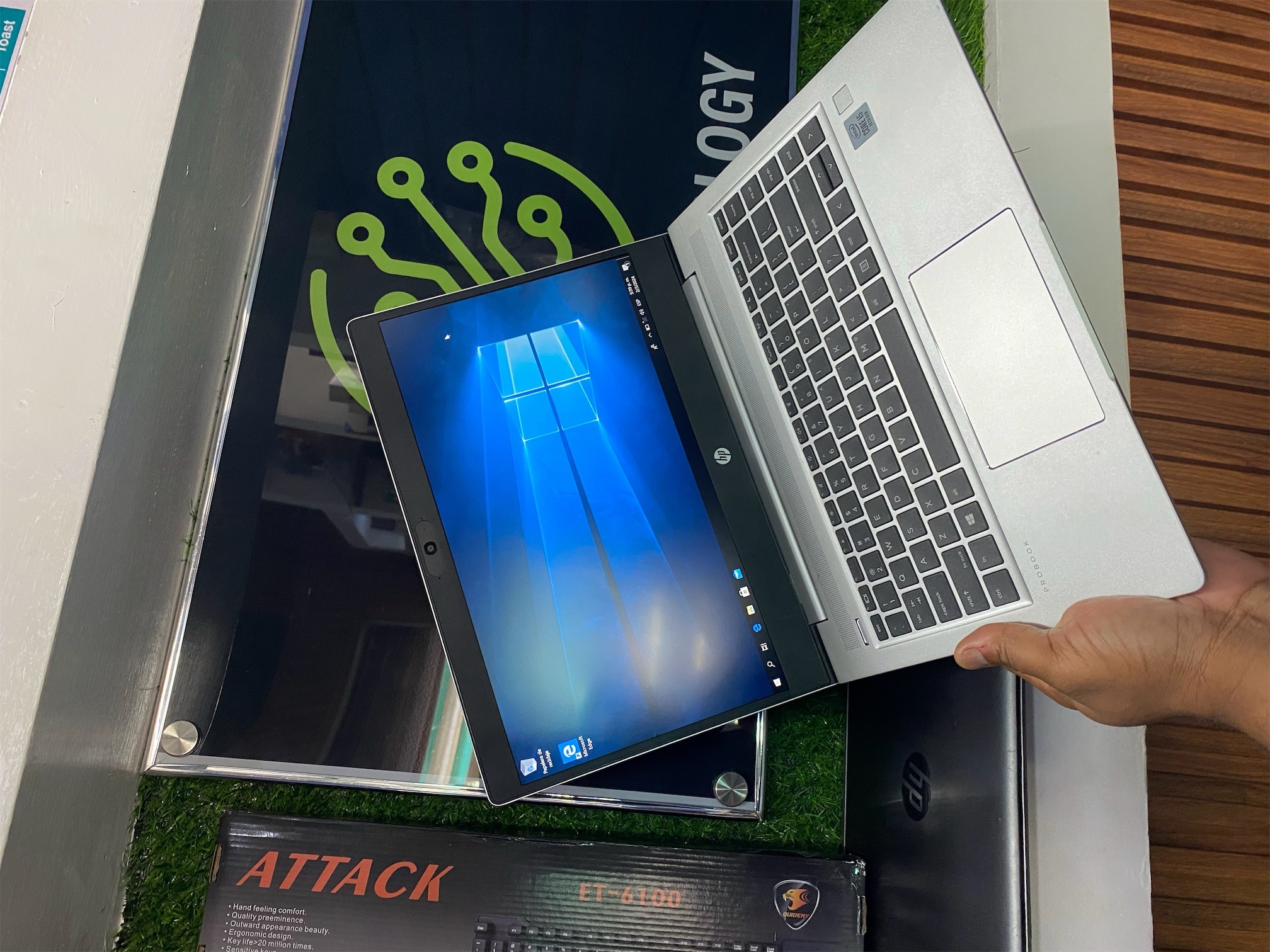 computadoras y laptops - HP PRO BOOK 640 G7  7