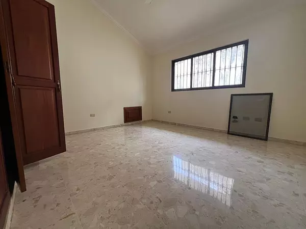 casas - ALQUILO o VENDO Casa de Dos Niveles En Las Praderas Con Linea Blanca.

 5