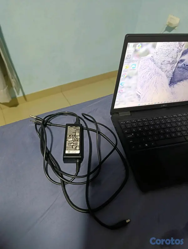 computadoras y laptops - Una laptop con poco uso negociable 😊 7