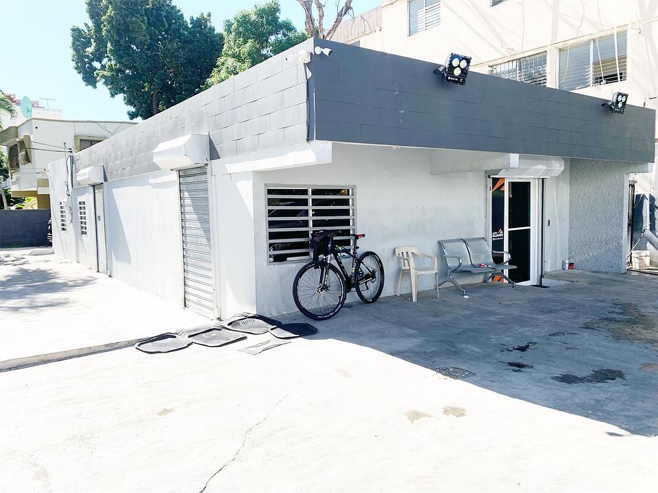 oficinas y locales comerciales - Local en el millon 2