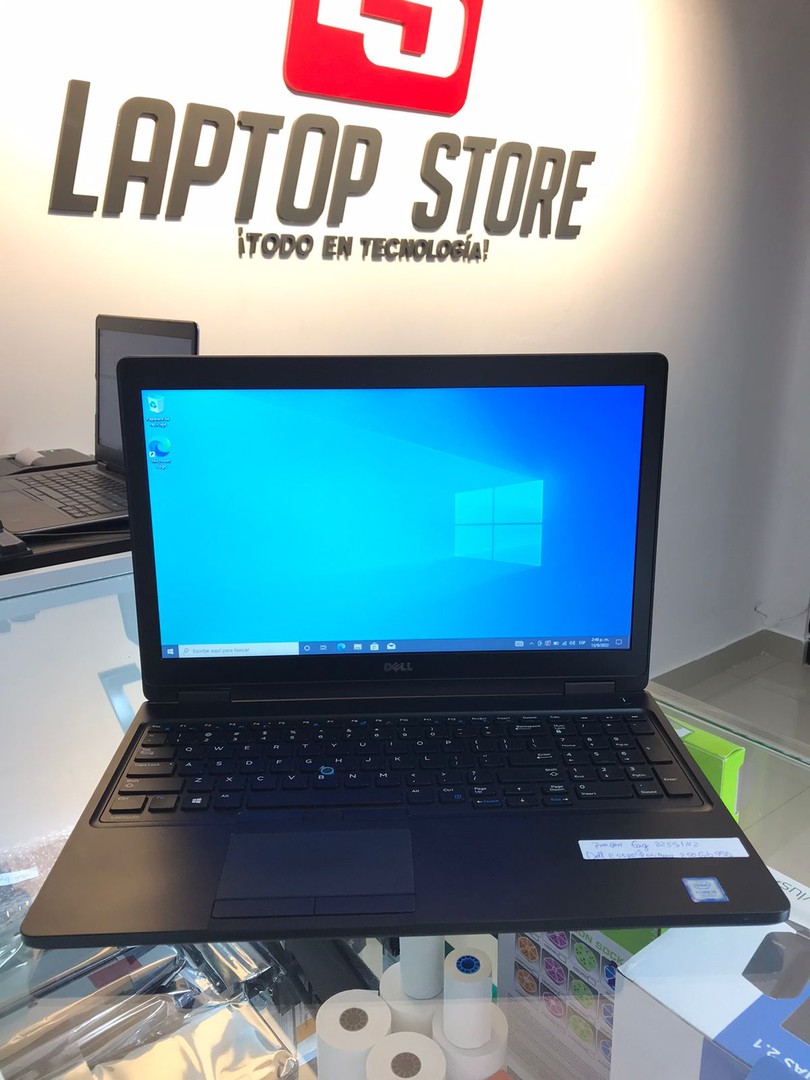 computadoras y laptops - Laptop Dell Latitude E5580 15.6" i5 7th 8GB RAM 250GB SSD  Windows 10 

