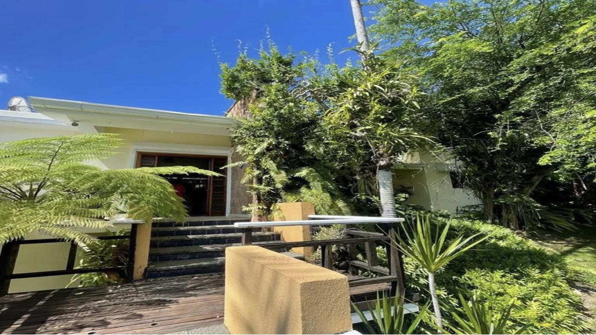 casas - Vendo espaciosa casa de dos niveles  en Los Ríos 0