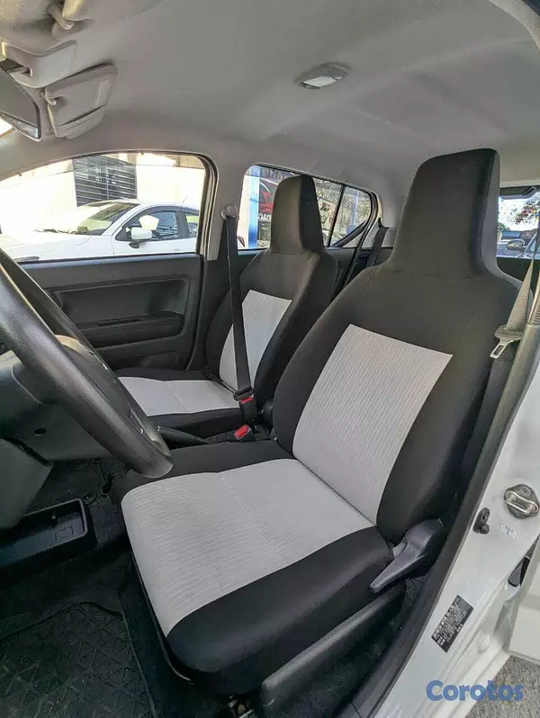 carros - TOYOTA PIXIS 7