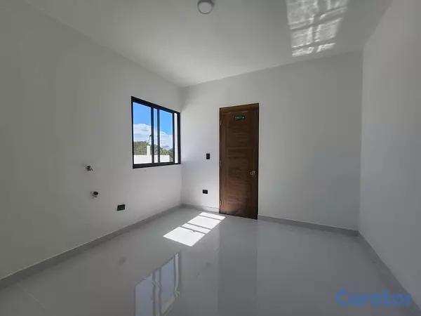 casas - Venta de casa con piscina en San Isidro 6