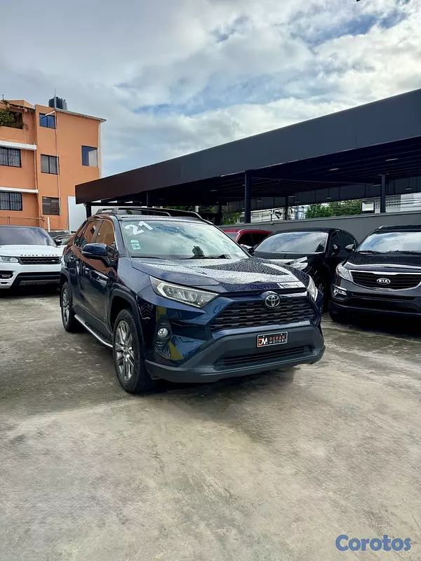 jeepetas y camionetas - Toyota Rav4 XLE AWD 2021 2
