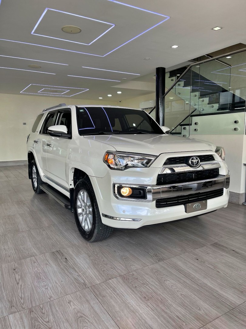 jeepetas y camionetas - Toyota 4Runner Límite 2018 impecable  1
