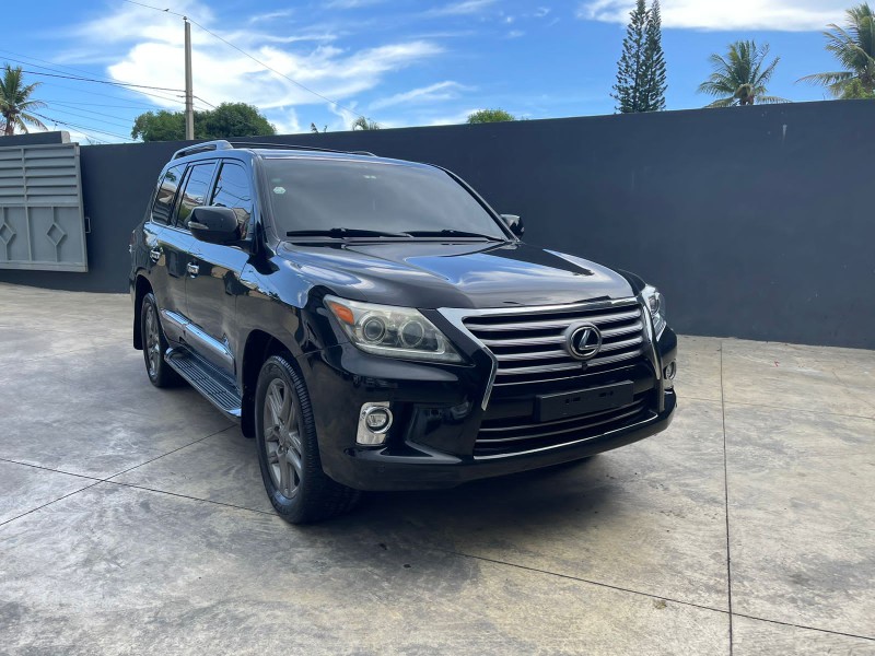 jeepetas y camionetas - Lexus LX570 2014 nuevaaaa