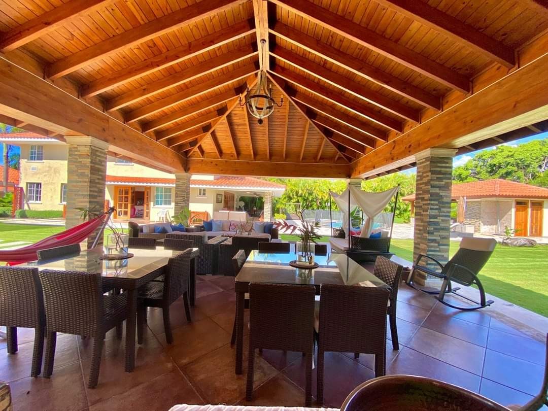 casas vacacionales y villas - SE VENDE  Lujosa Villa Familiar con 1,200 Mts. 2