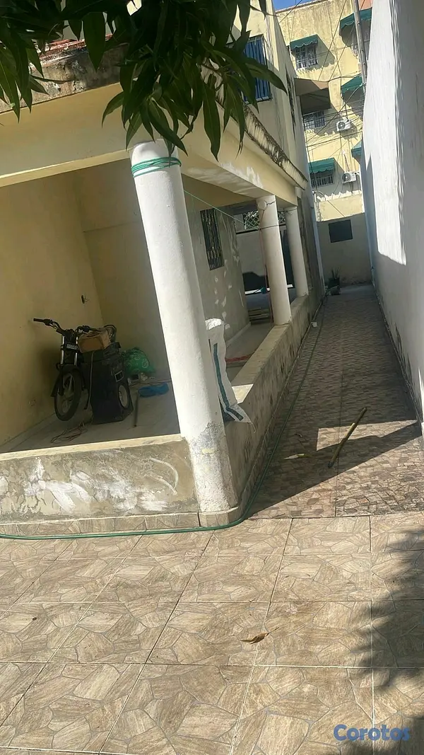 casas - casa de dos niveles con piscina en Res. Arismar Santo Domingo Este. 10
