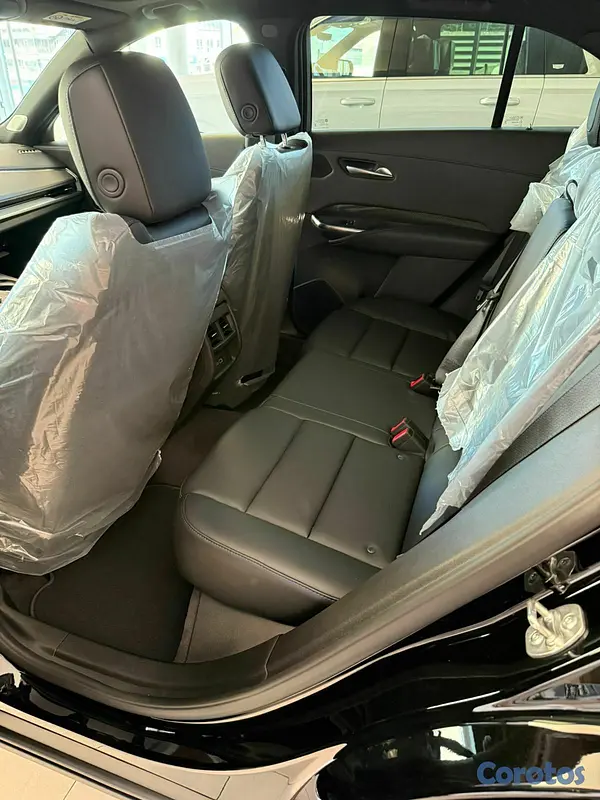 jeepetas y camionetas - Se vende Cadillat XT4 2025 (Nueva) 3