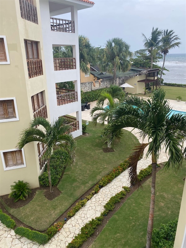 apartamentos - Venta de apartamento en primera línea de playa en Juan Dolio zona turística 1