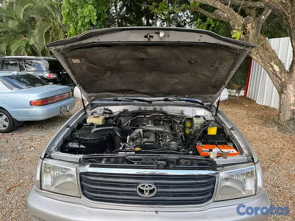 jeepetas y camionetas - Toyota land cruicer 2001 7