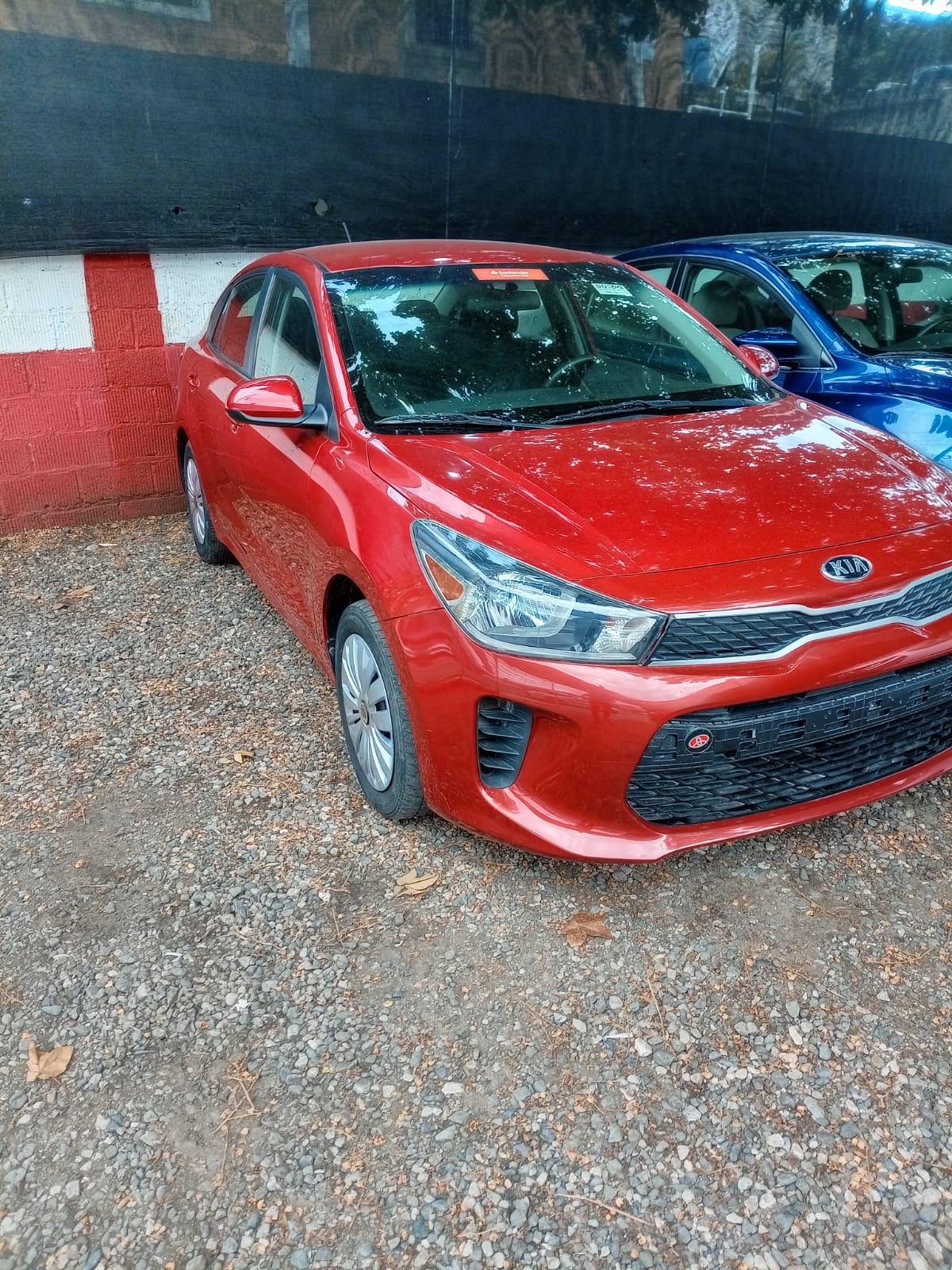 carros - Automóvil Kia Rio 2020 