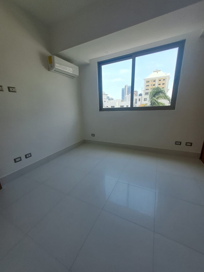 apartamentos -  Apartamento con linea blanca en Piantini 4to piso