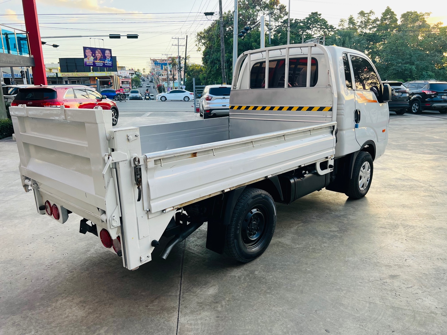 camiones y vehiculos pesados - KIA BONGO lll 2018 4x4  3